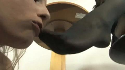 12092